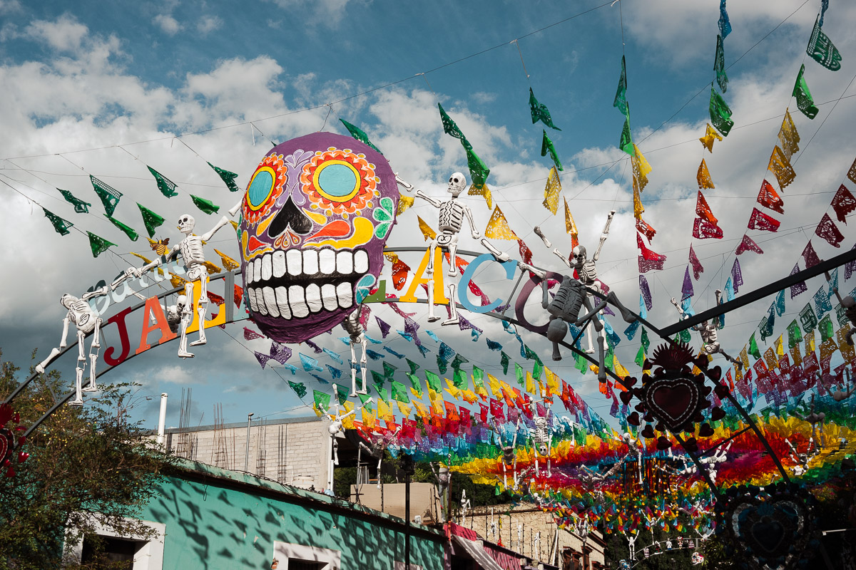 Celebrate Dia de Muertos in Mexico - Authentic guide 2023